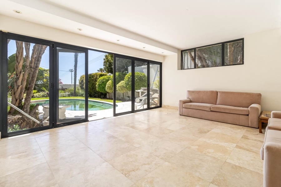 To Let 4 Bedroom Property for Rent in Fresnaye Western Cape